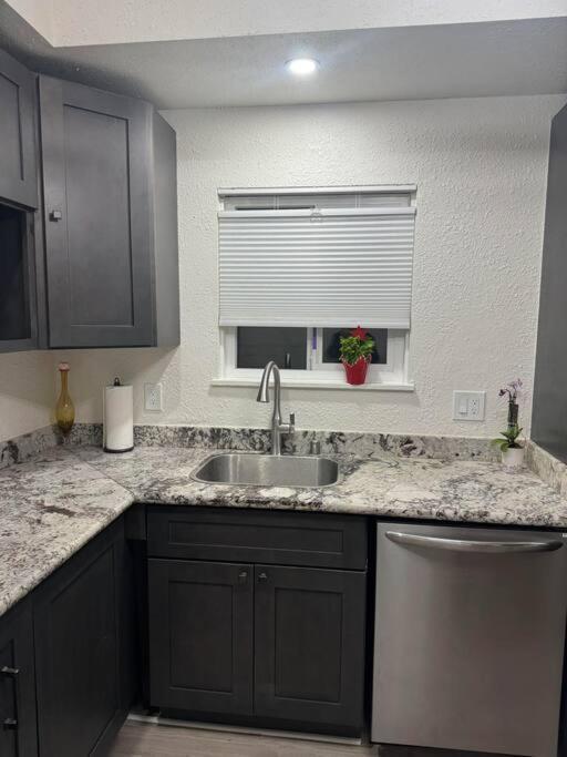 Bumblebee House Apartment Oakland Ngoại thất bức ảnh